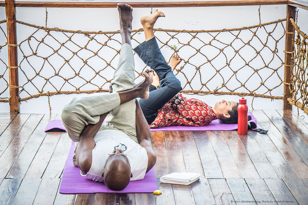 2017-yoga-and-meditation-retreat-dandapani
