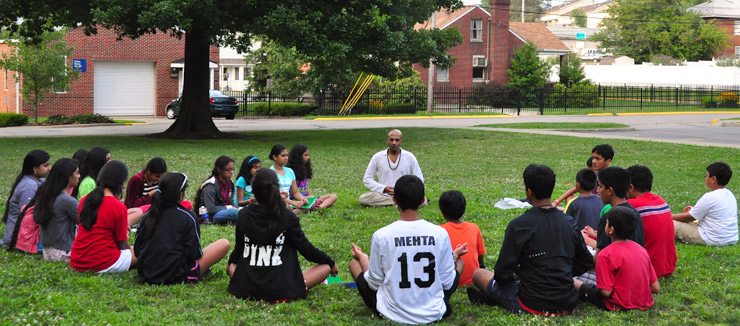 dandapani teaching hindu youth meditation