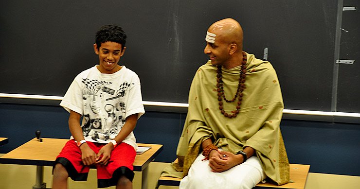 yoga-youth-camp-34 Dandapani teaches Hindu youth children